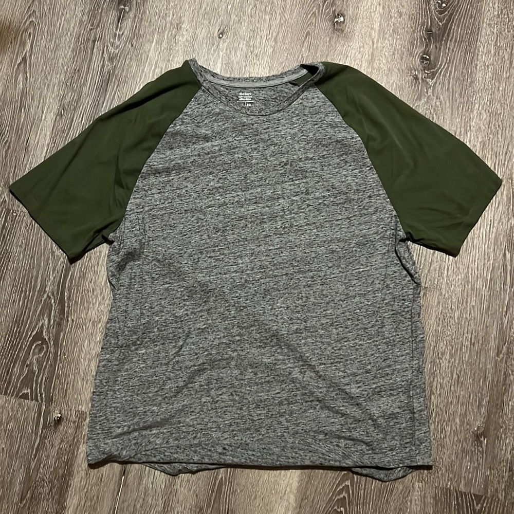 Old Navy T Shirt